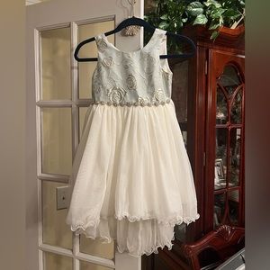 Fancy dress perfect for upcoming holy communion/baptism/confirmation parties!